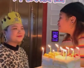 两个小姐姐怎么过生日呢,两位小姐姐共度欢乐生日时光